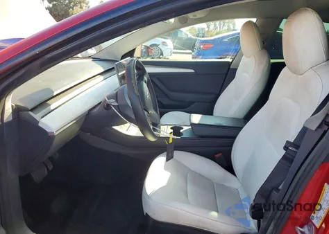 2021 Tesla Model 3 z USA, uszkodzony, nr VIN 5YJ3E1EA0MF096774